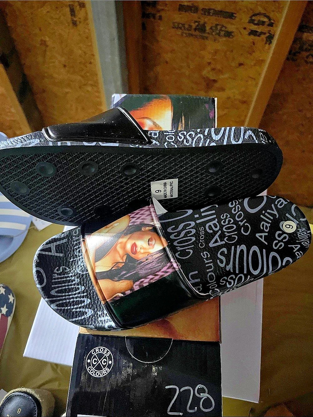 Cross Colours Aaliyah Black Slides & White Slides US 9